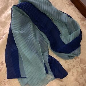 Blue/turquoise color block light weight scarf